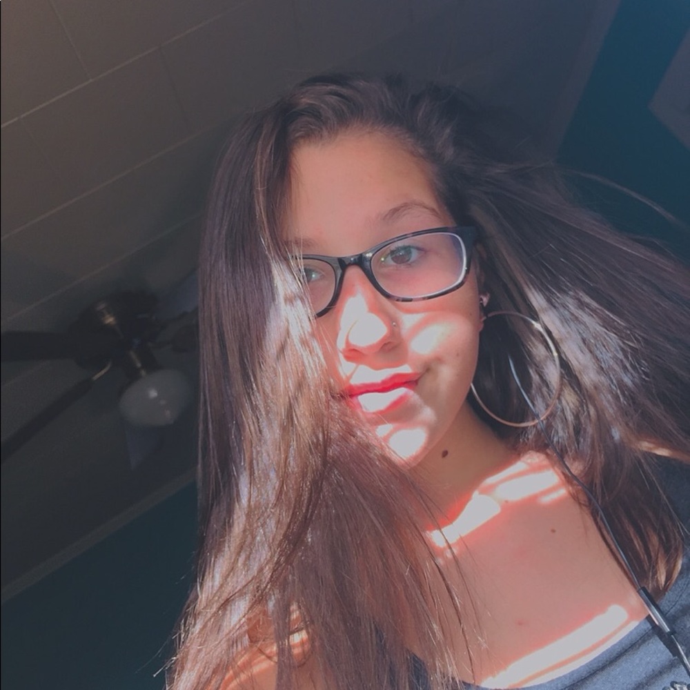 Meet your Posher, Macie